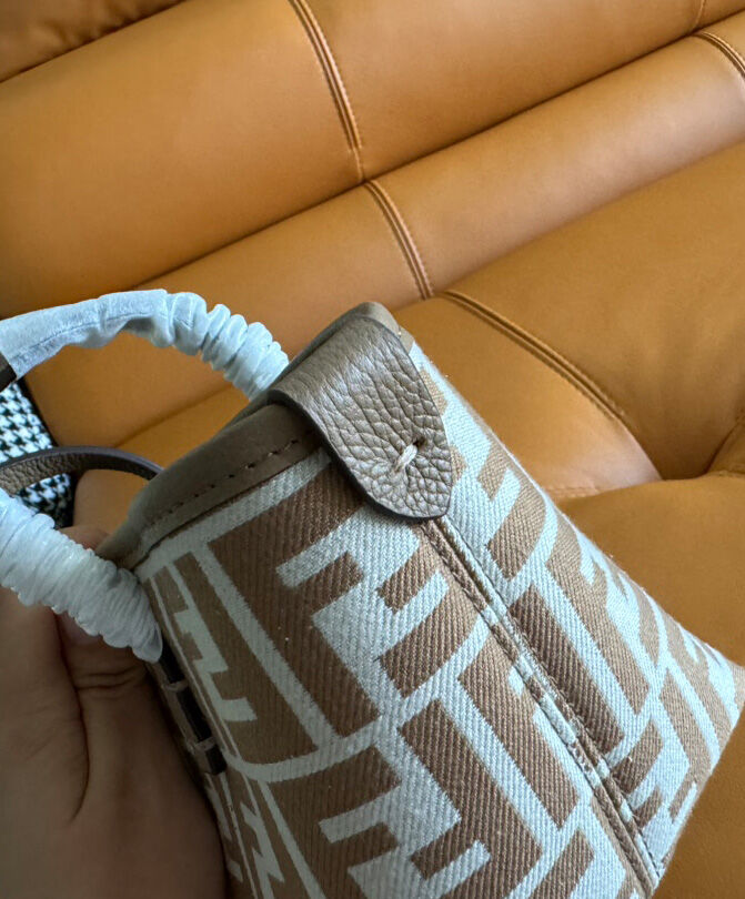 Fendi Mini Roll 8BS096